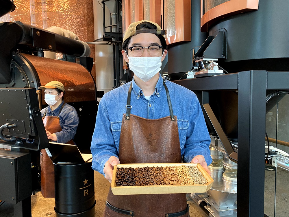 スターバックスリザーブロースタリー東京の焙煎士・コーヒーマスターの寺崎浩一さんにインタビュー