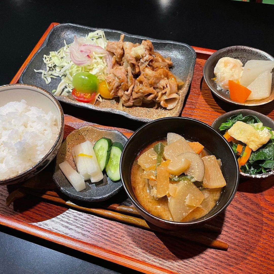 有機麹の力で旨味を引き出した定食