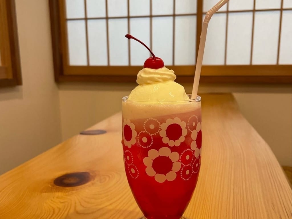 いちごクリームソーダ