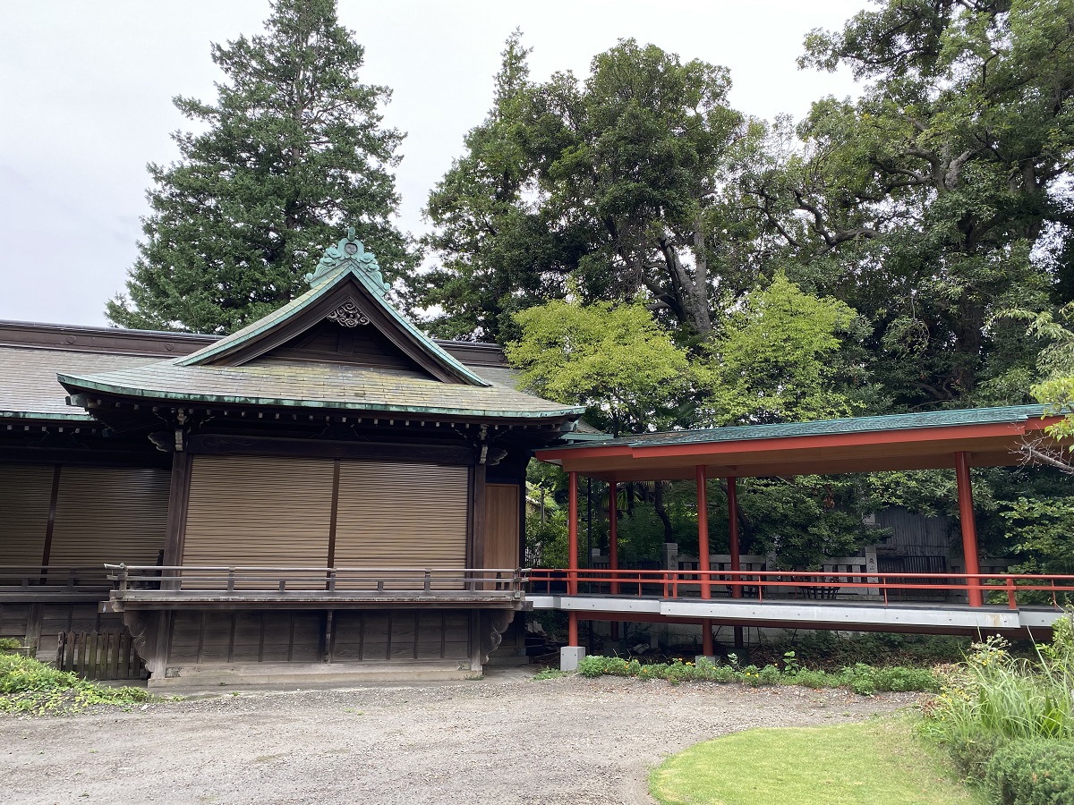 熊野神社の神楽殿