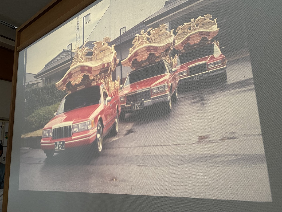 赤い霊柩車（富山県にあるセレモニー会社）