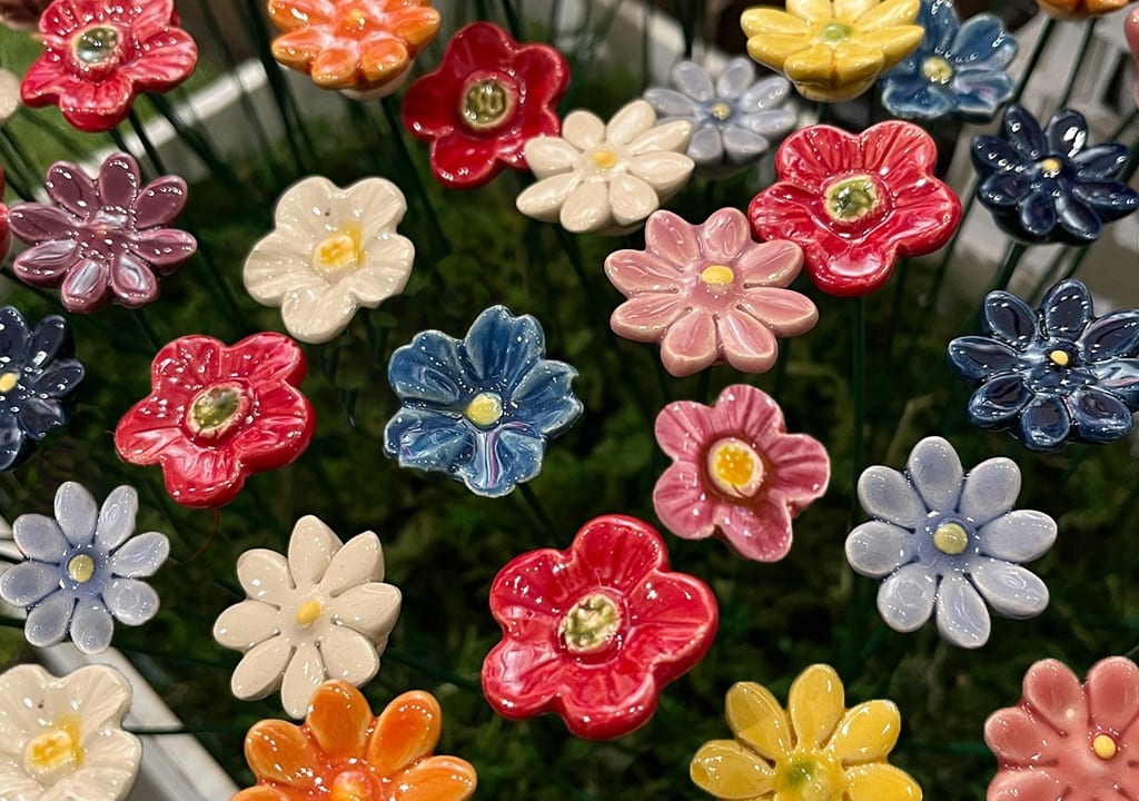 『枯れない花』ハンガリーの手作り陶器の花