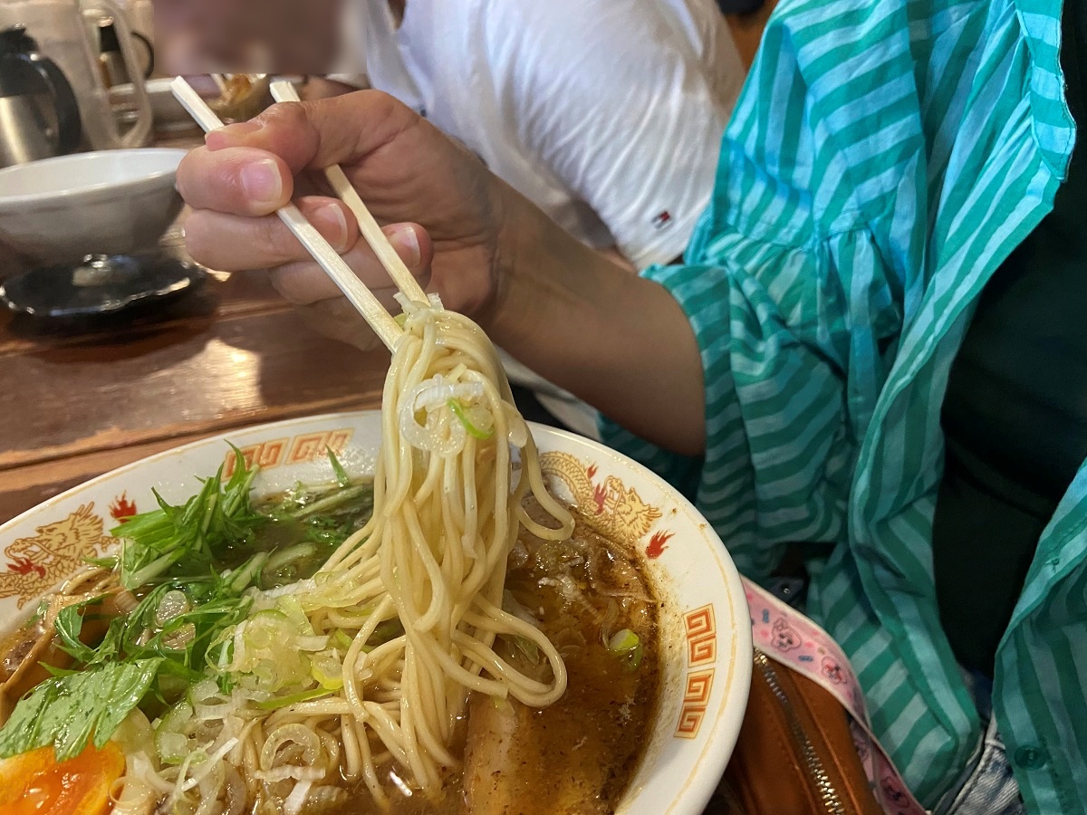 スープとよく絡む麺