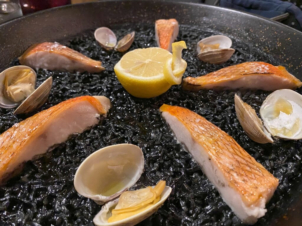 中目黒　スペイン料理「パブロ」名物のパエリア