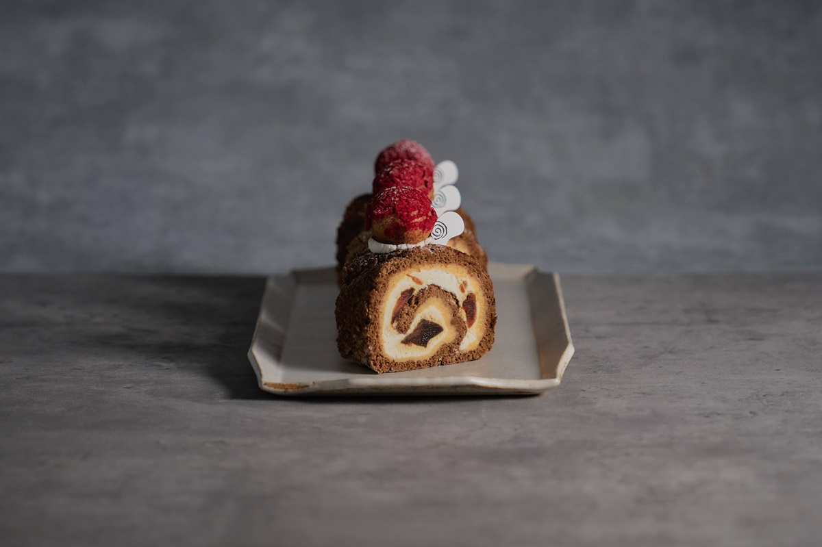 紅茶とりんごのロールケーキ