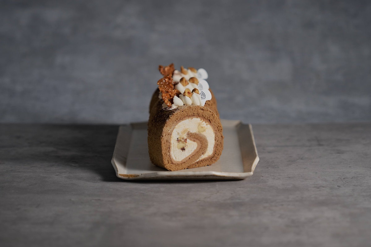 コーヒーとヘーゼルナッツのロールケーキ