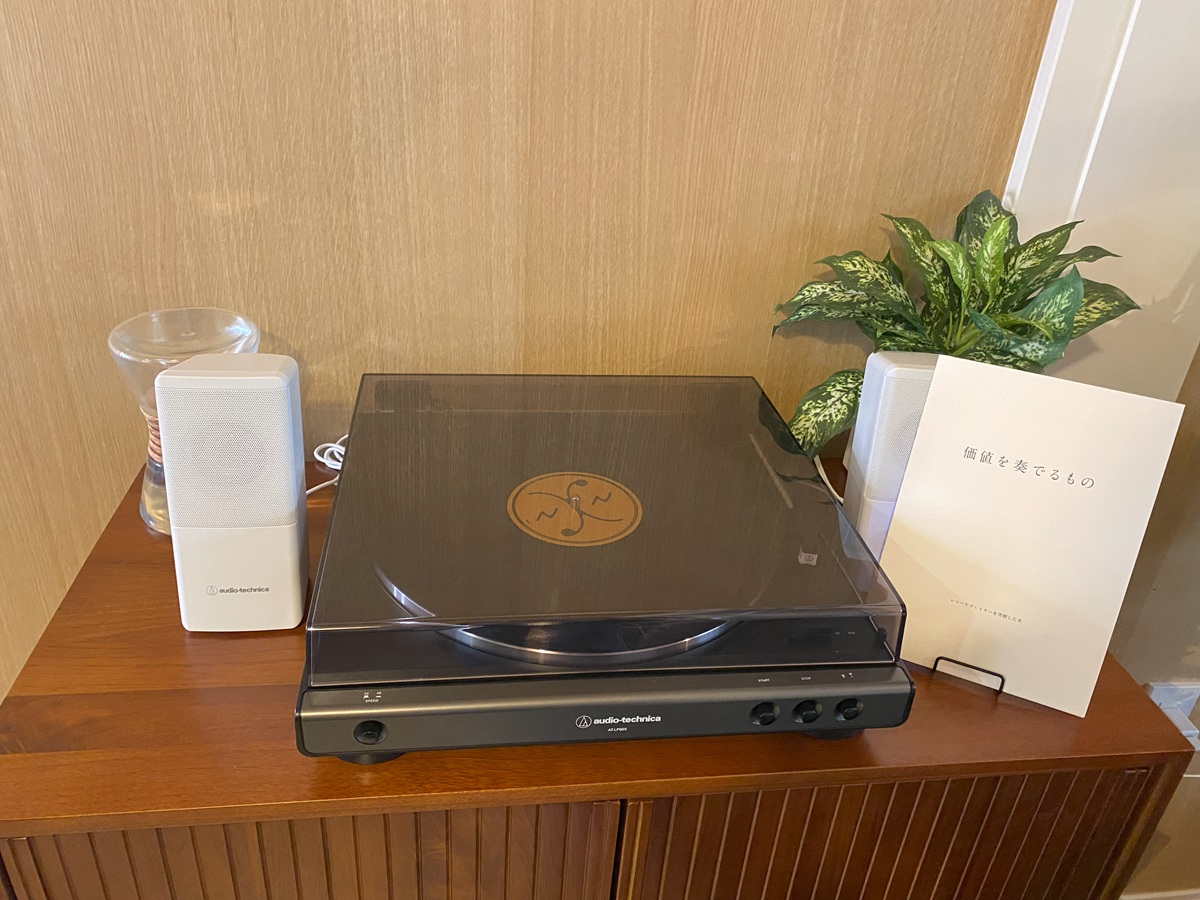「BOOK HOTEL物々語」にはレコードプレーヤーも