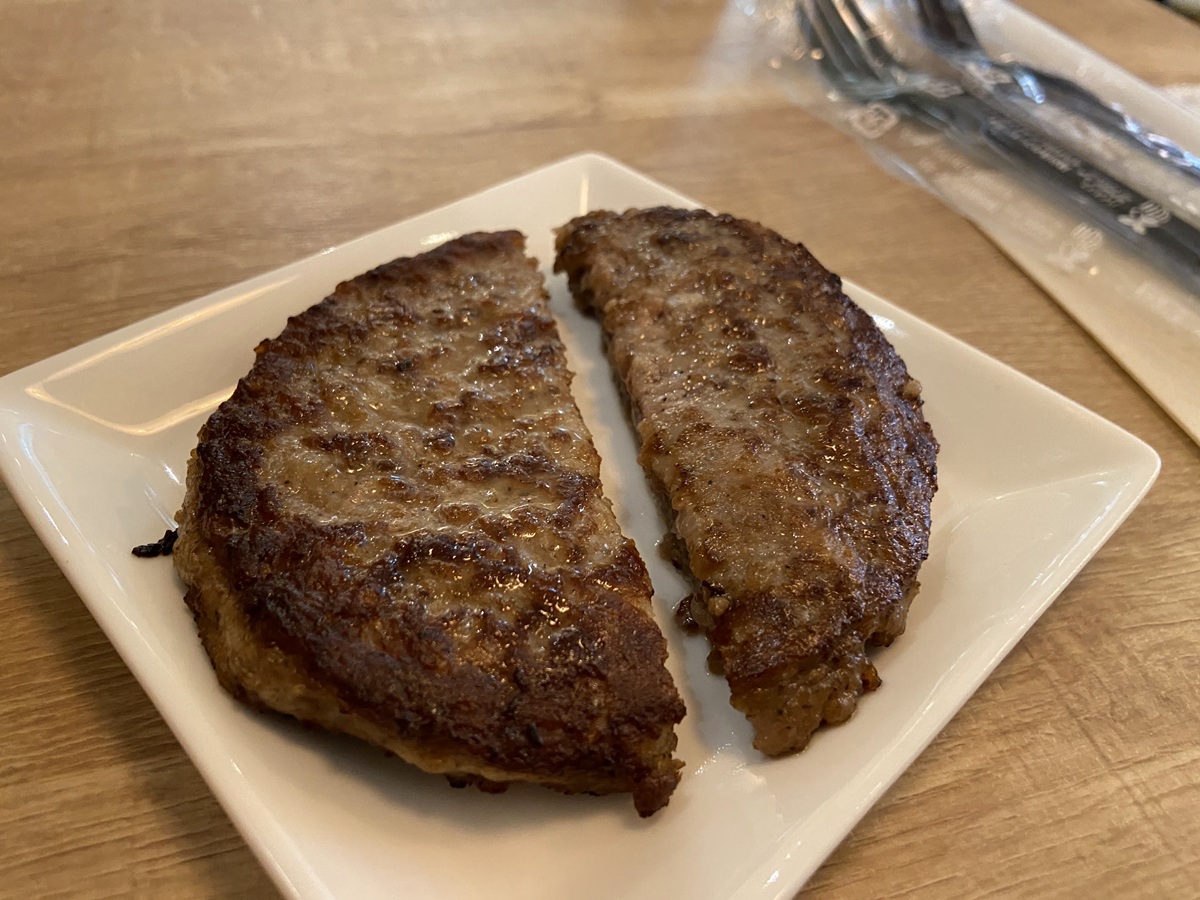 パティだけを食べ比べ