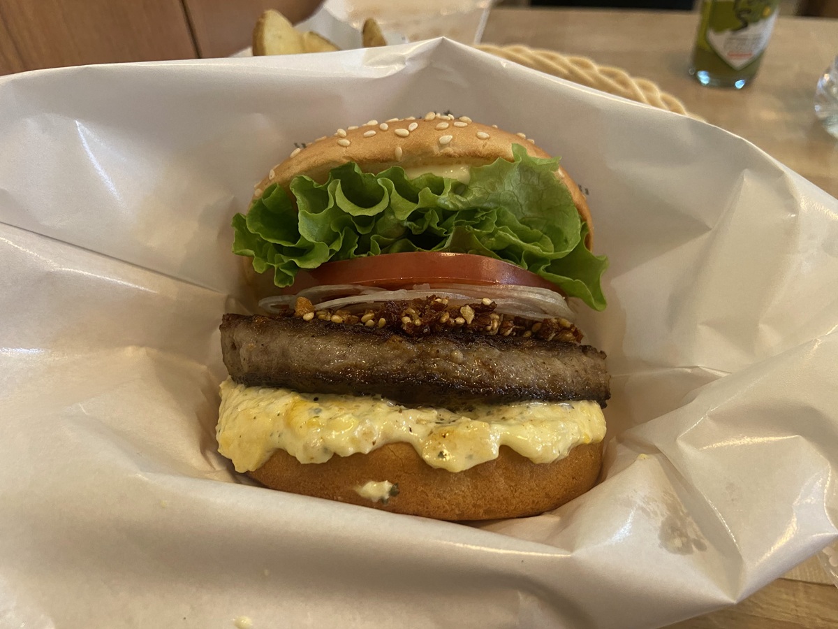 黒毛和牛バーガーを実食