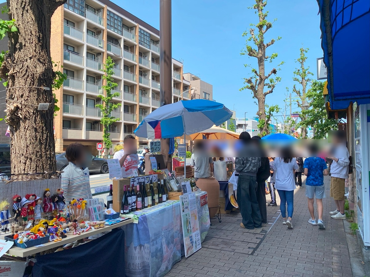 どのお店も魅力的な品揃えで目移り