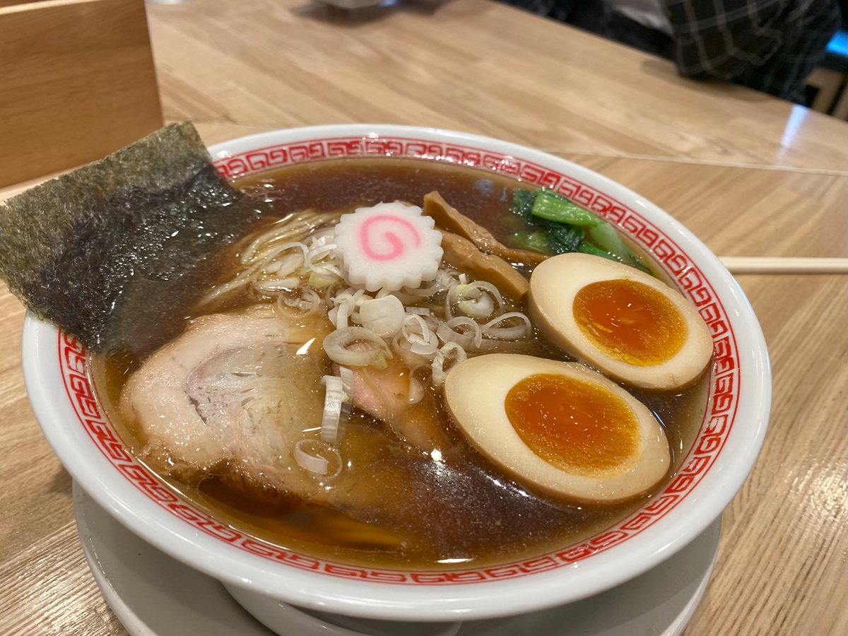 「MIXチャーシュー中華そば」に味玉トッピング