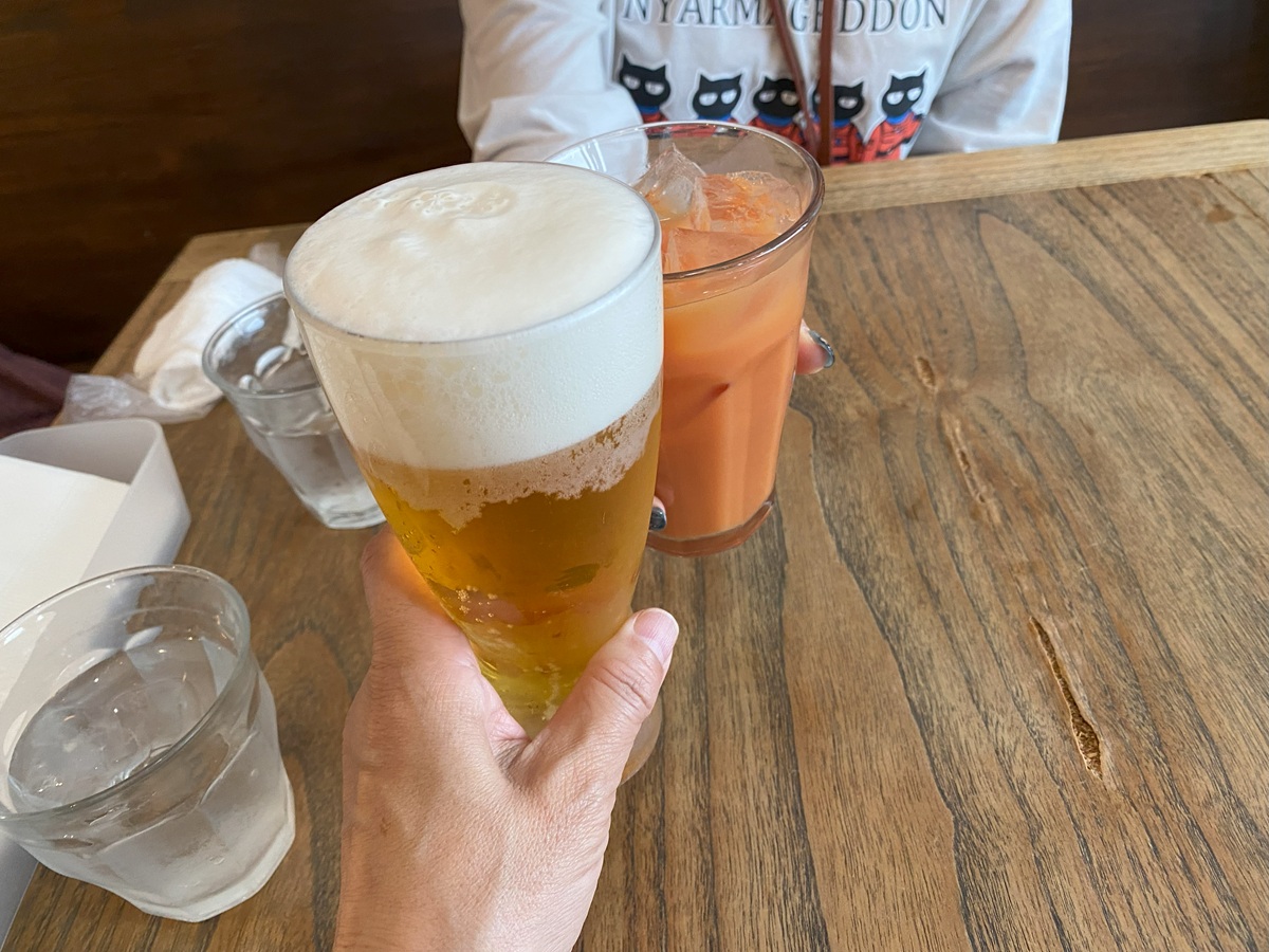 ビールとオレンジジュースで乾杯