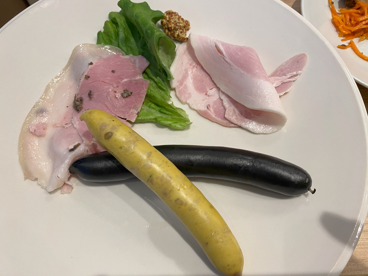 TESIO シャルキュトゥリ
