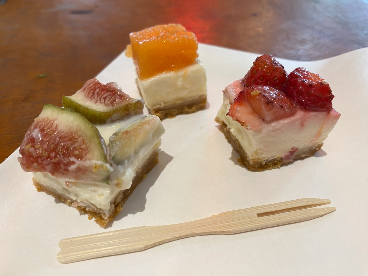 ローンチイベントで試食したレアチーズケーキ