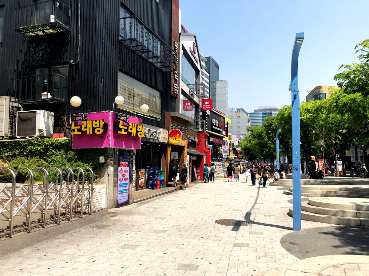 韓国「弘大(ホンデ)」の街並み