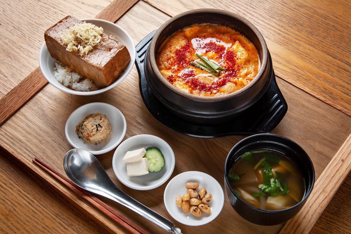 目黒店限定「豆腐チゲ御膳」