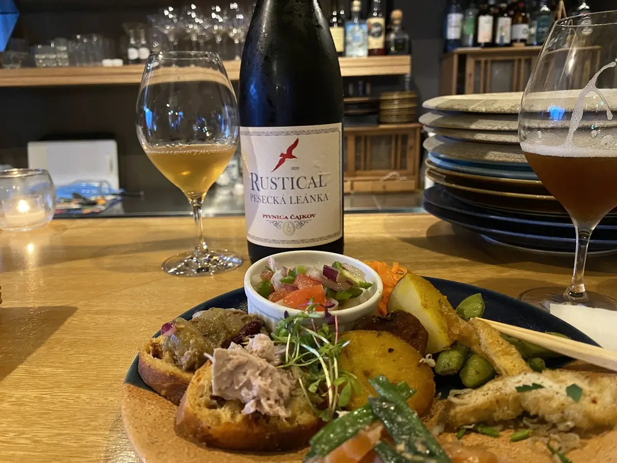 &WINEでシェアレストランスタート