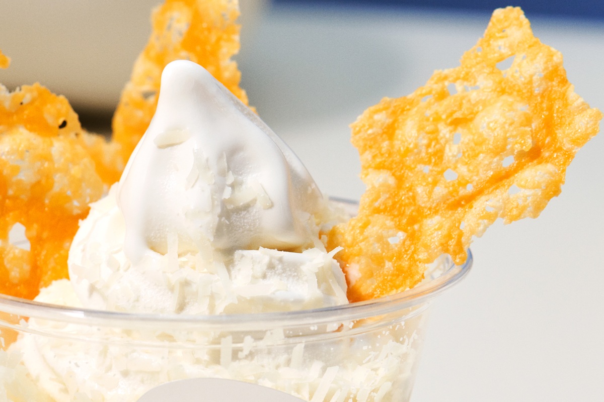 2種類のチーズを使ったベイクTHEソフトクリーム ダブルチーズ(カップ)