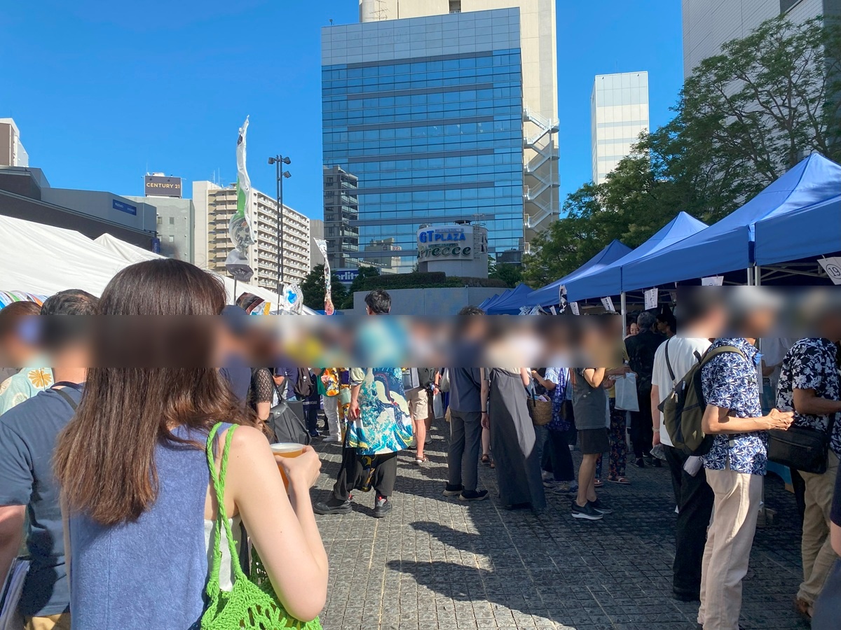 人気の酒蔵には行列も
