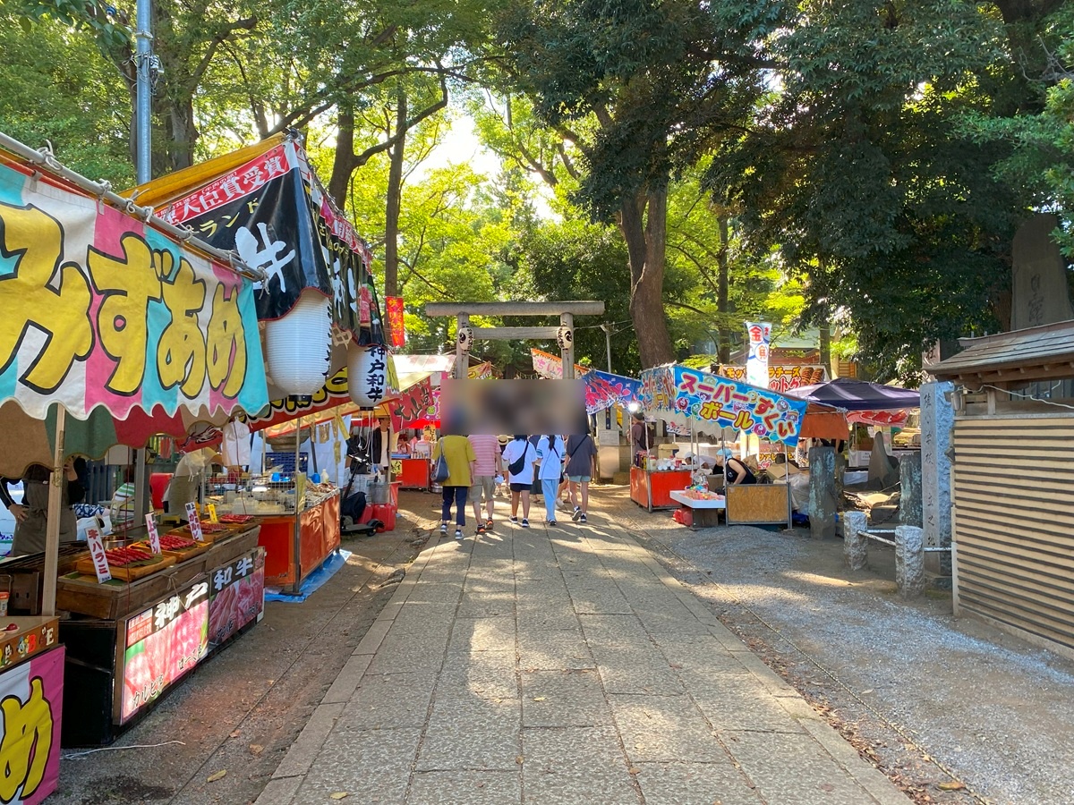 参道を埋め尽くす屋台