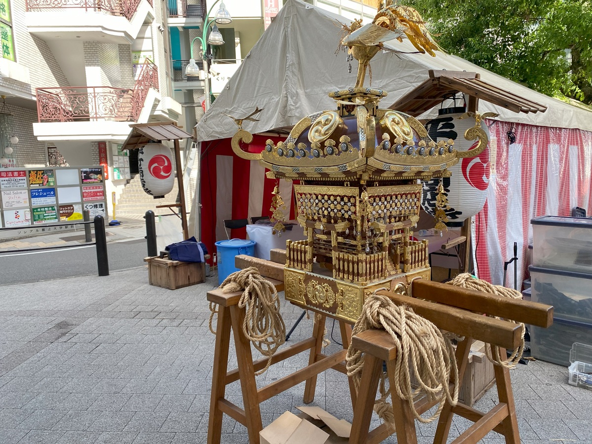 平町商店街のお神酒所
