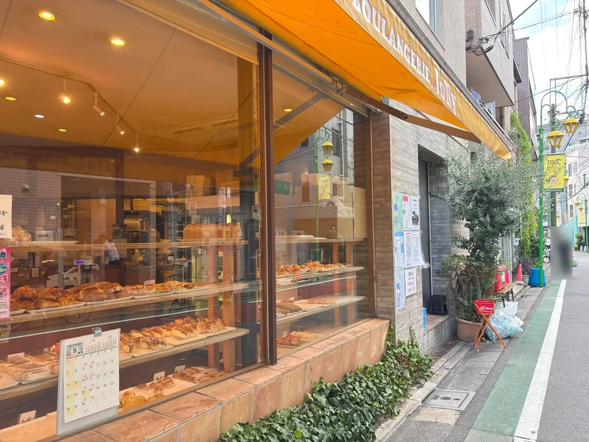 親しみやすい街のパン屋さん