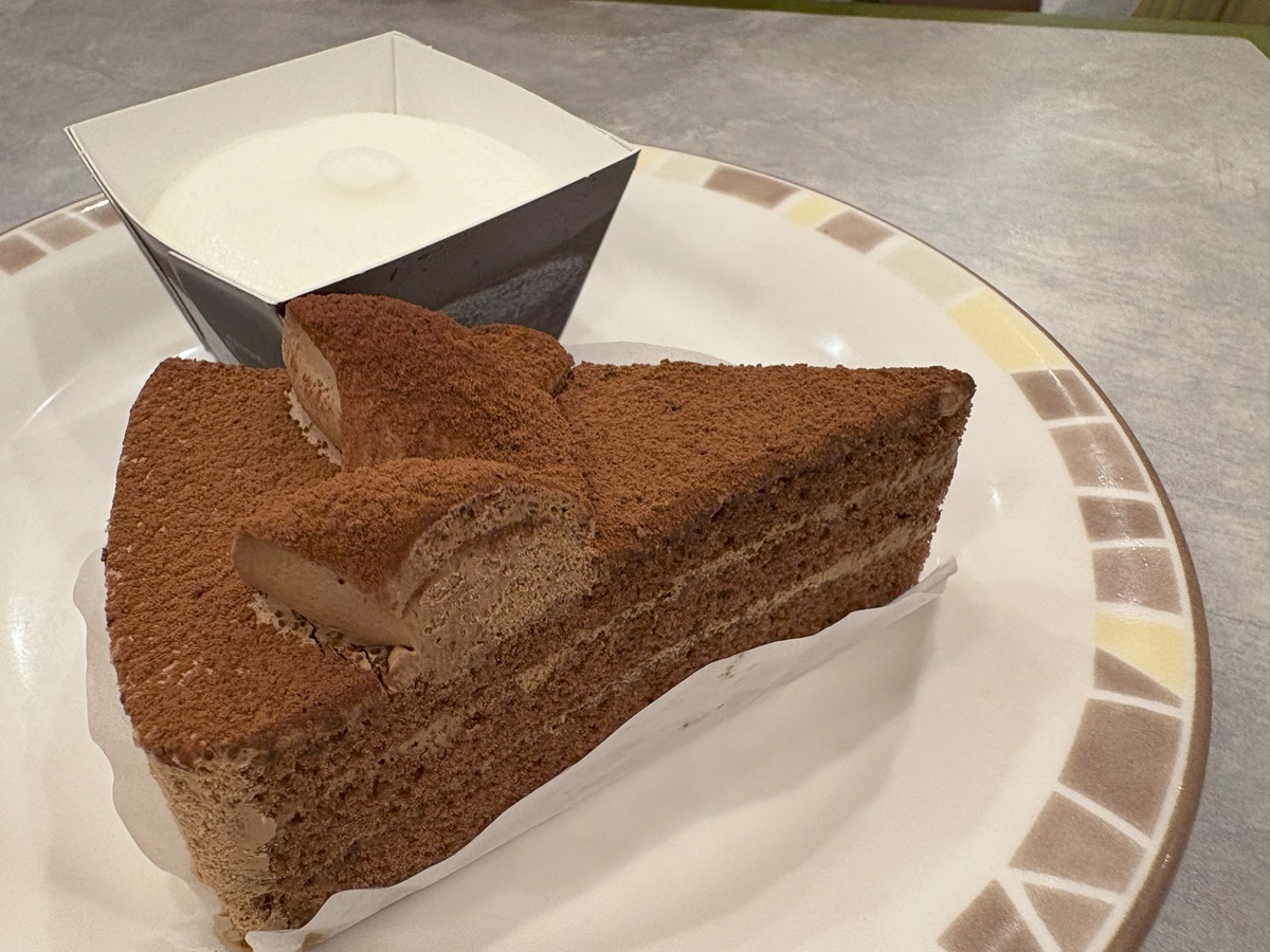 チョコレートケーキ＆ミルクジェラート
