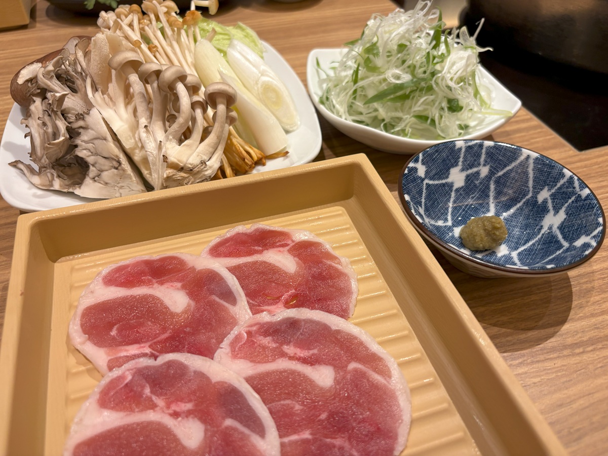 鴨しゃぶ（定番人気メニュー）