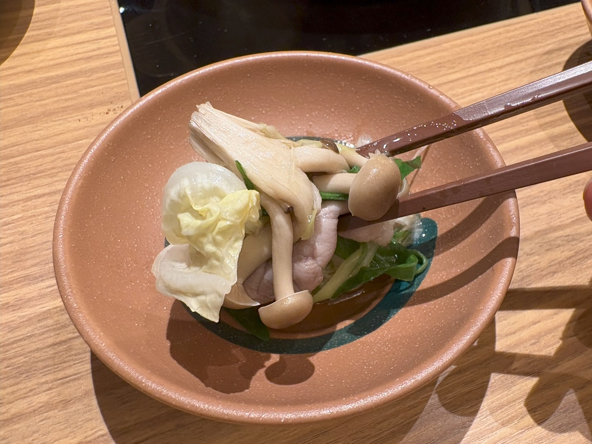 たっぷりのきのこと一緒にいただくとより深みのあるおいしさに