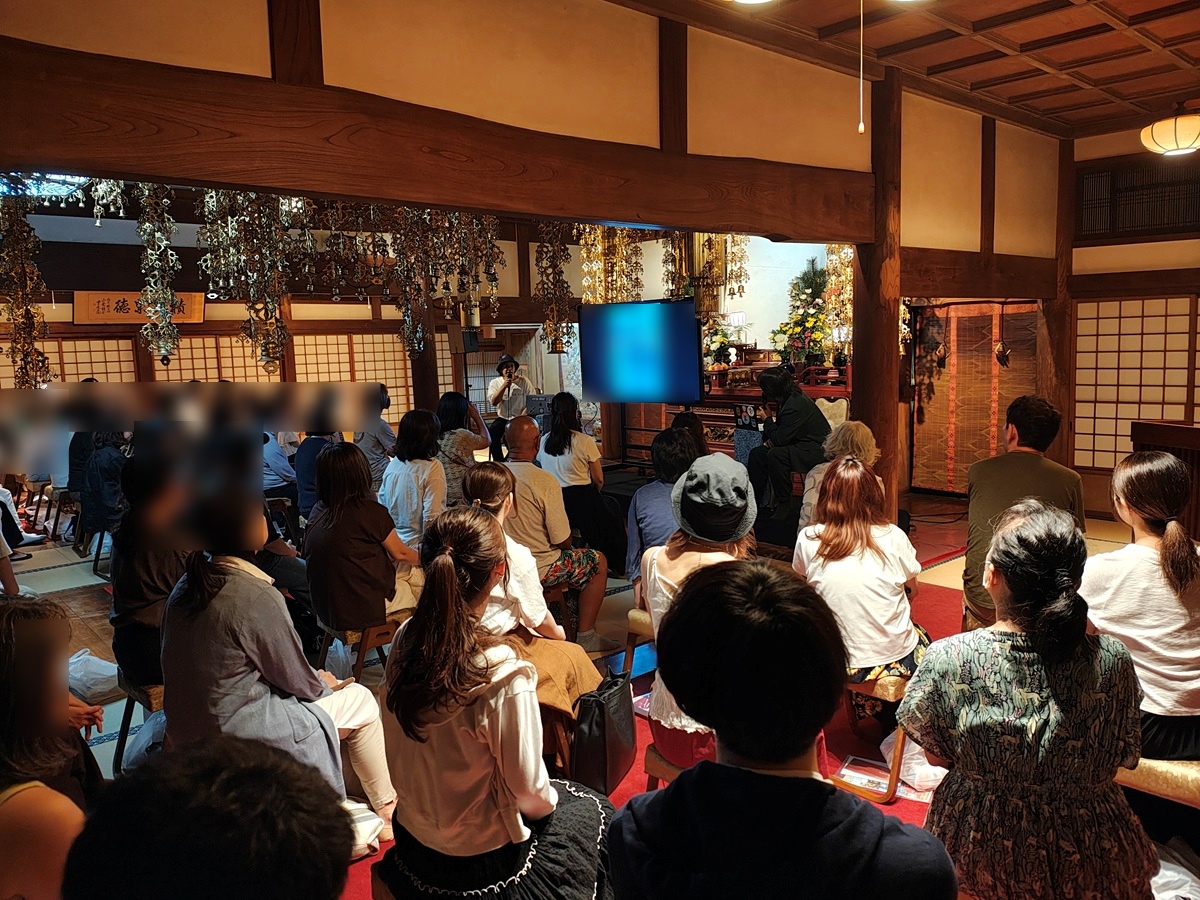 大勢がトークライブに参加