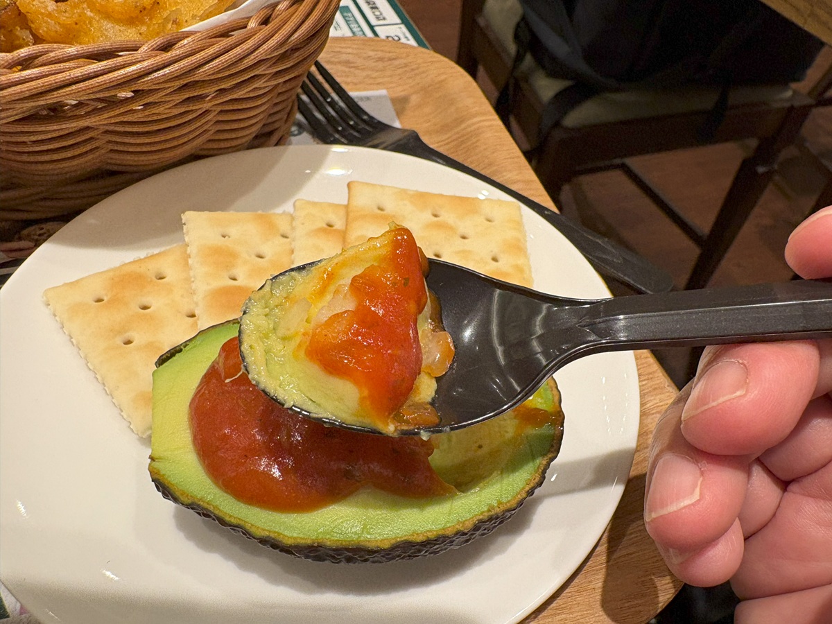 アボカドとサルサソースの愛称抜群