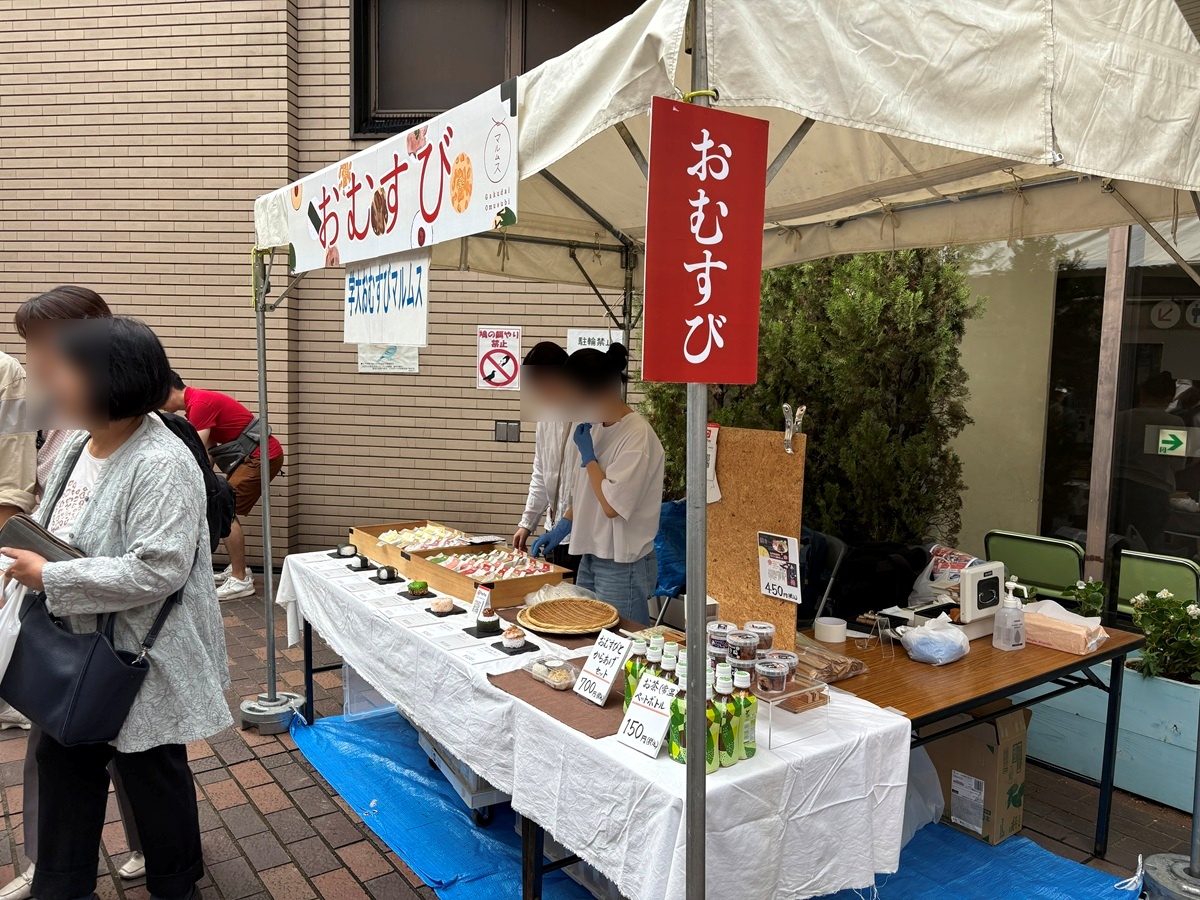 飲食ブースは大盛況