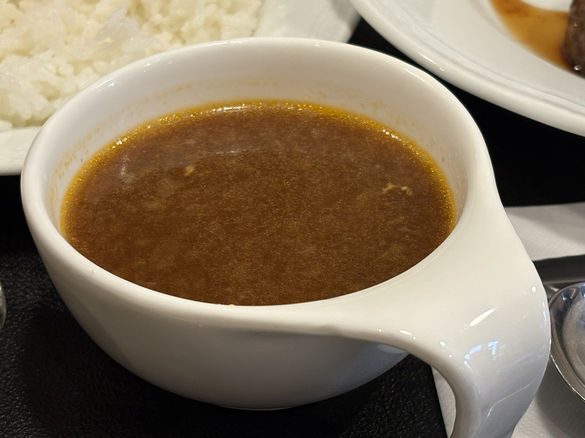 たまねぎの甘味しっかり溶け込んだスープ