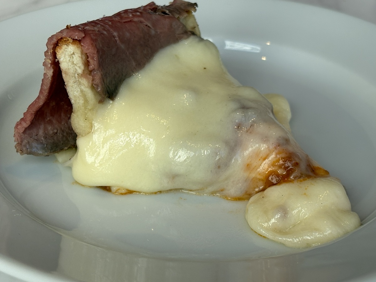 肉チーズケーキのような