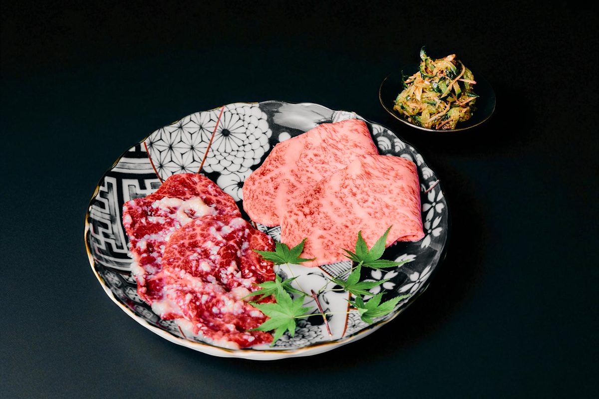 厳選肉2種盛り～塩～ 胡瓜の梅和え、塩麹漬け