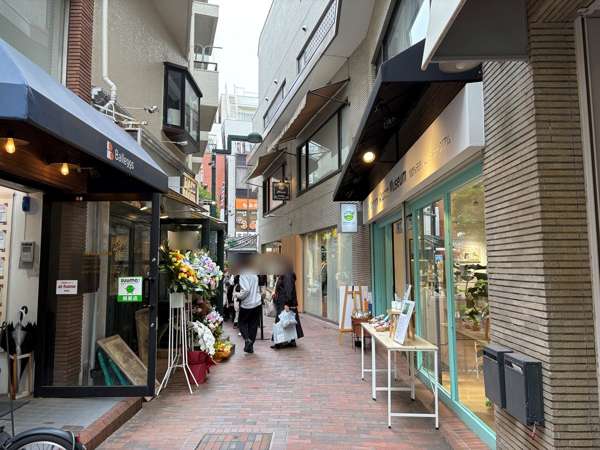 おしゃれなたたずまいのお店も魅力