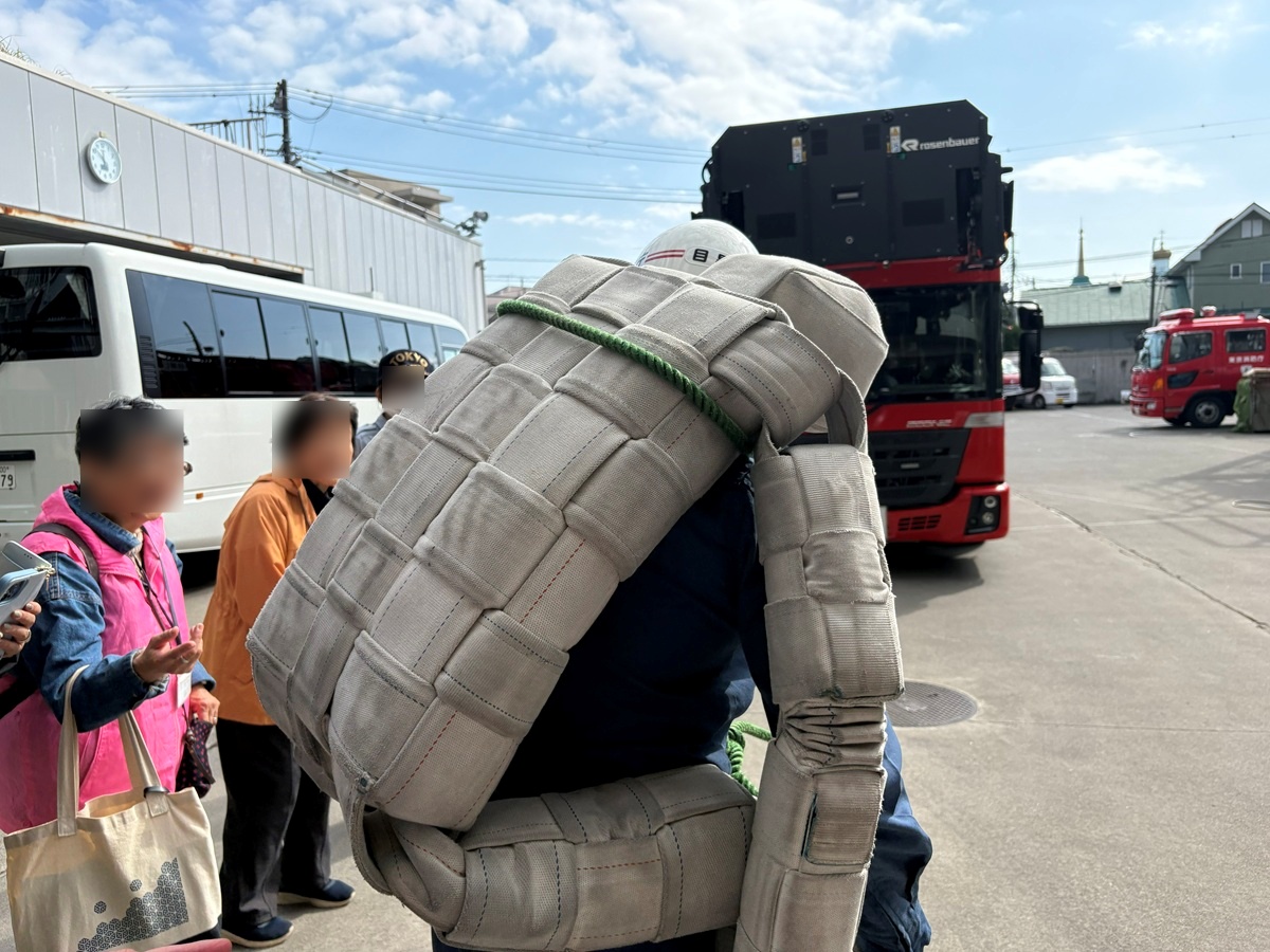 要救助者のお人形はホースで手作り