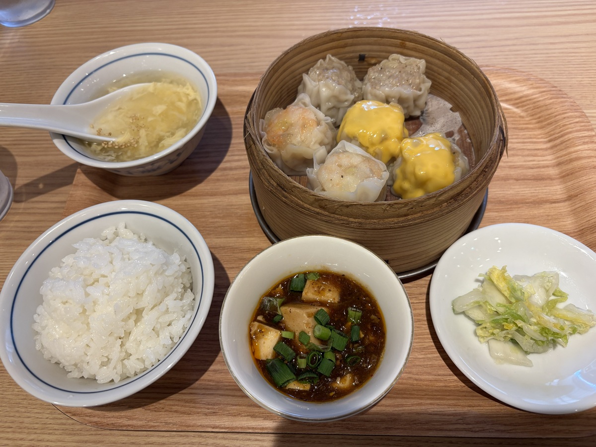 ナカメ飯店で「俺流ミックス焼売定食」