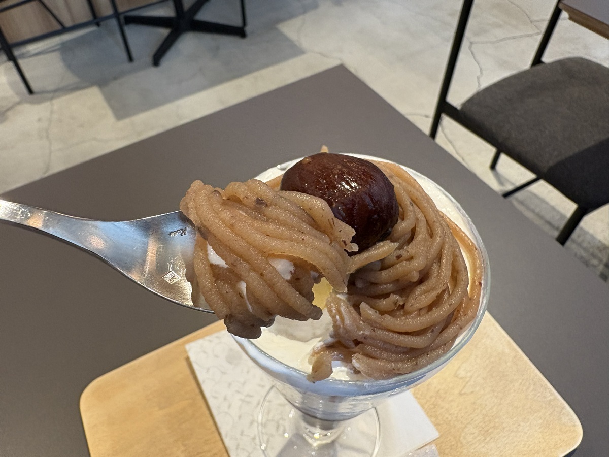 栗とカシスはまちがいないおいしさ