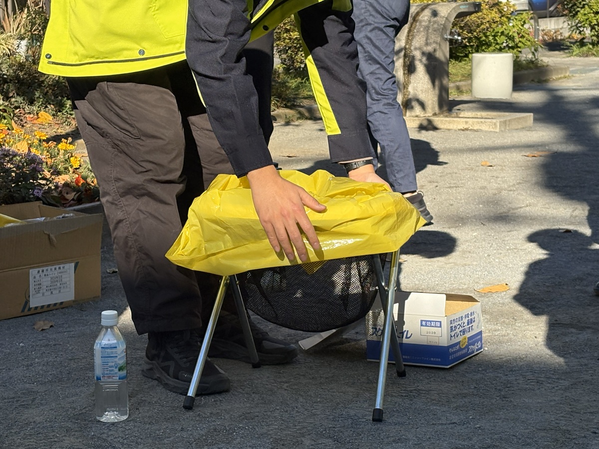 便座等にビニール袋をかぶせる