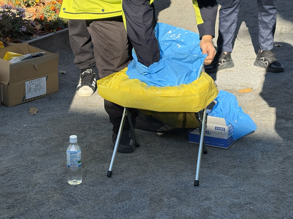 さらにビニール袋をかぶせて…