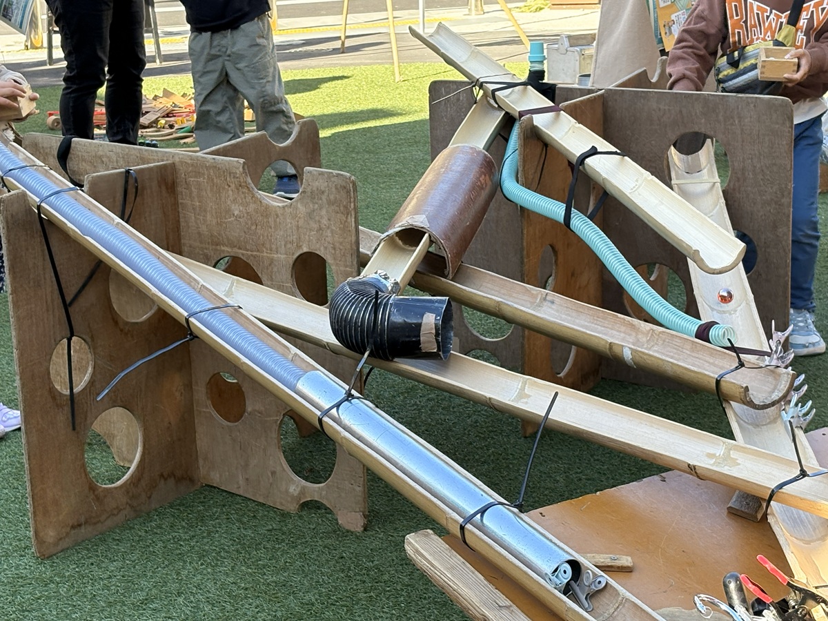 手作りの遊び道具も