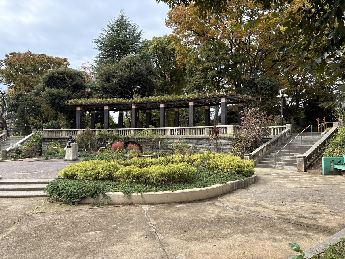 衾町公園（都立大学駅が最寄り）