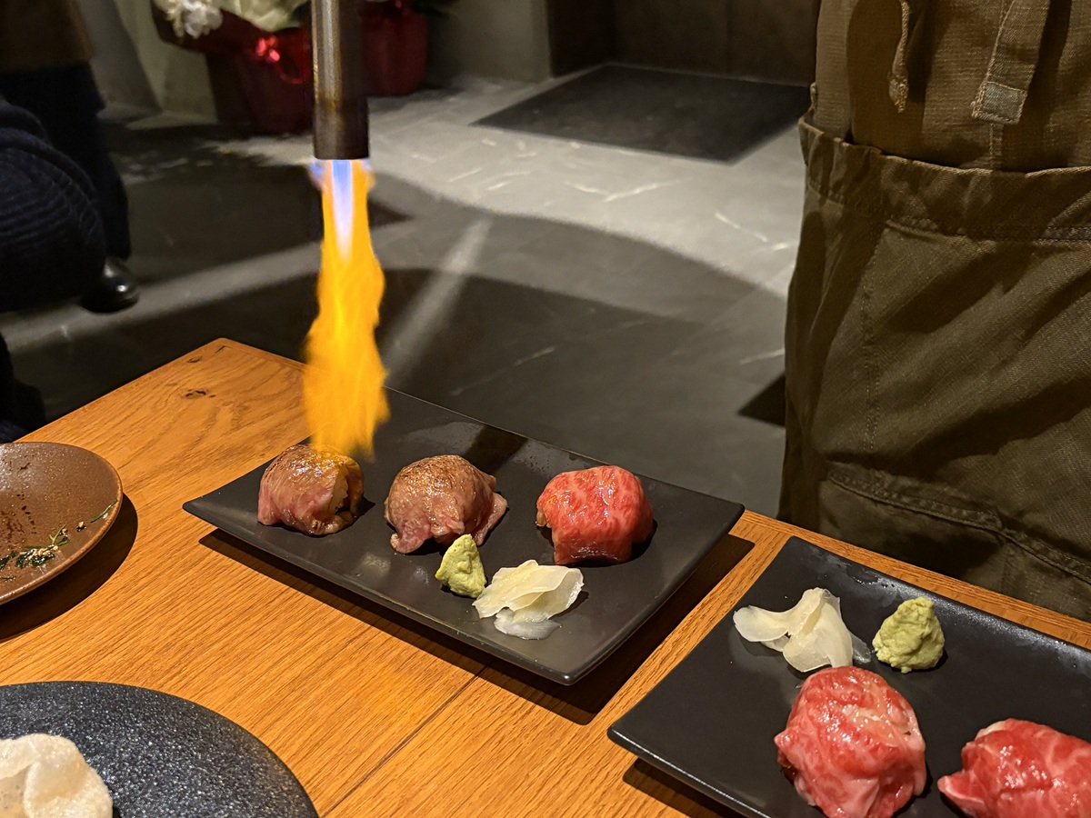 黒毛和牛A5霜降り炙り握り