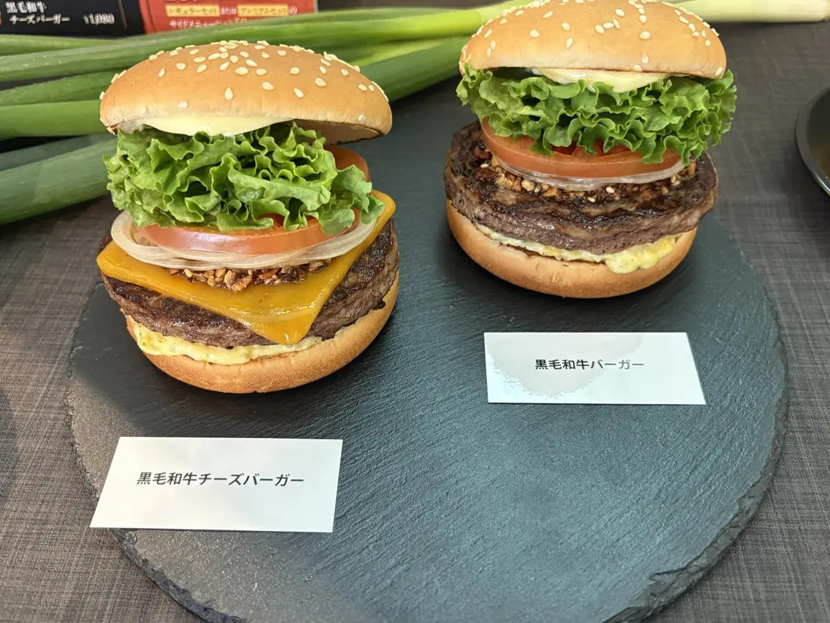 贅沢に国産和牛100%使ったパティが魅力の和牛バーガー