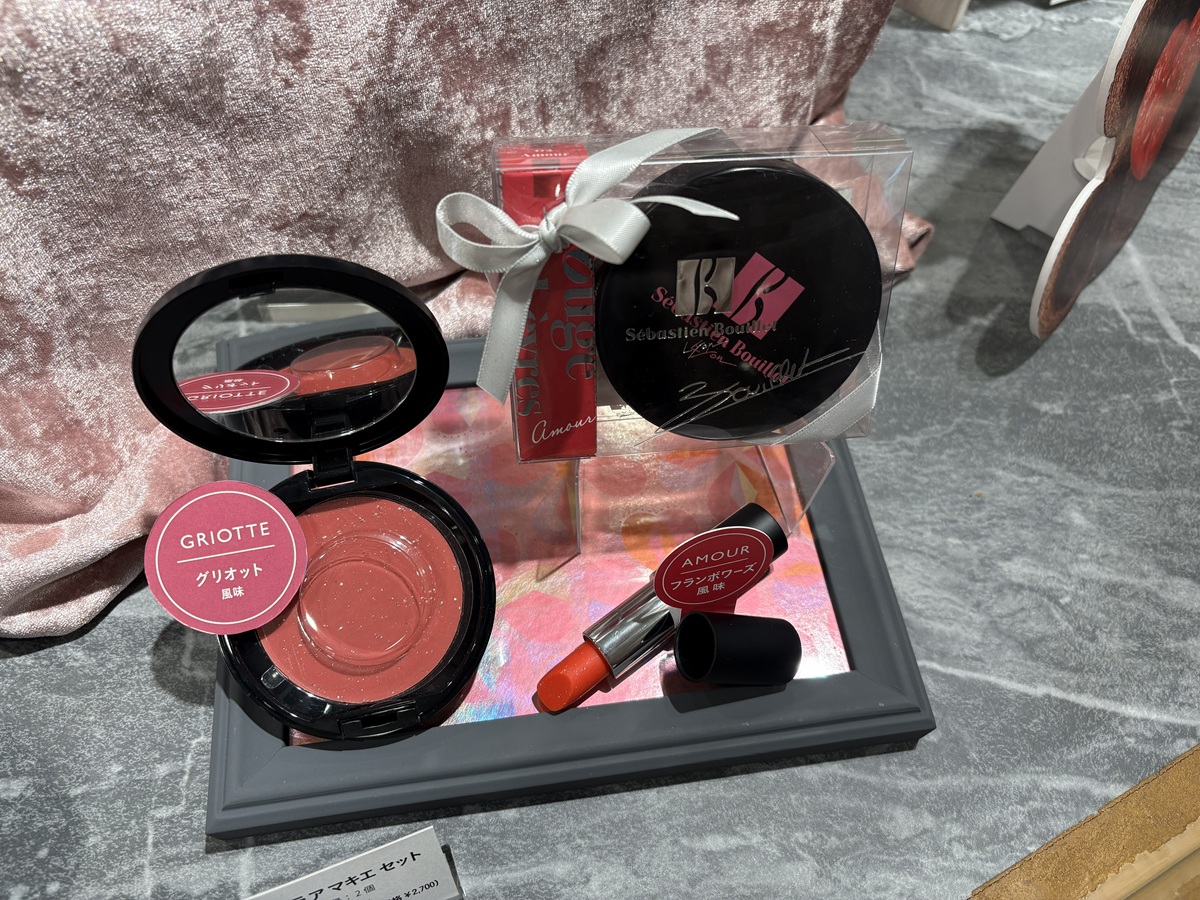 チークをかたどったショコラ