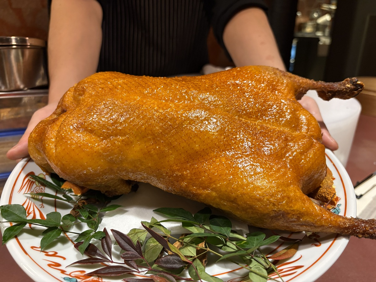 中華Aokiでも特別な一皿、北京ダック