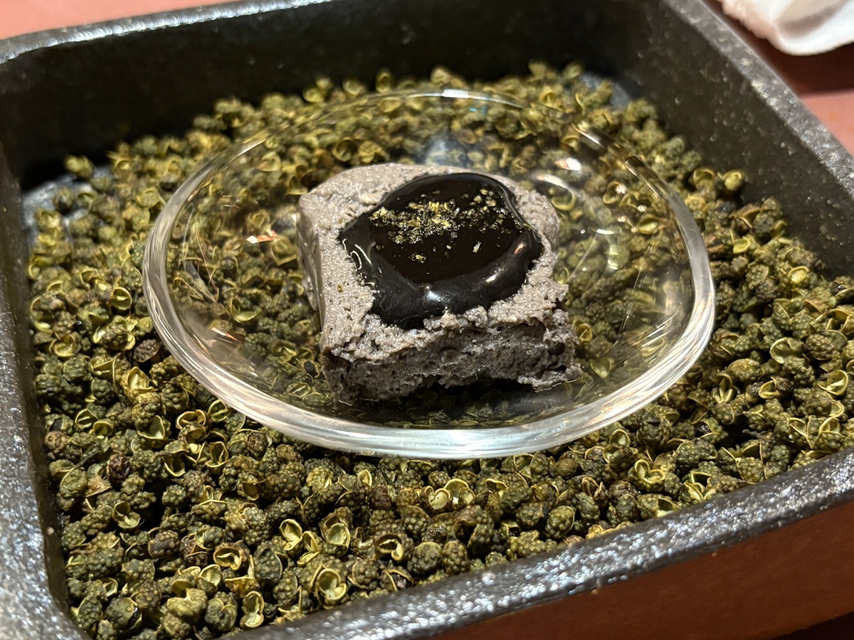 山椒とレモングラスのバスクチーズケーキ