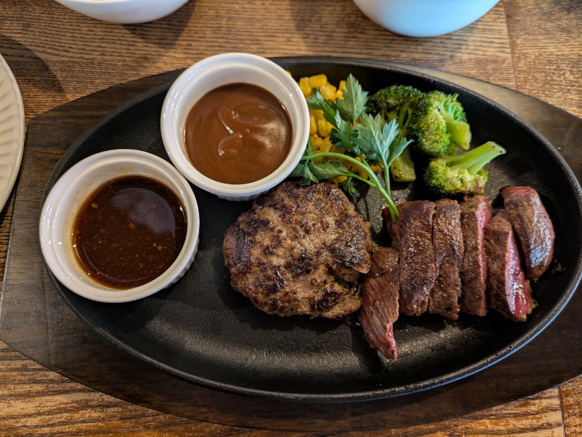 コンボステーキ＆ハンバーグ定食