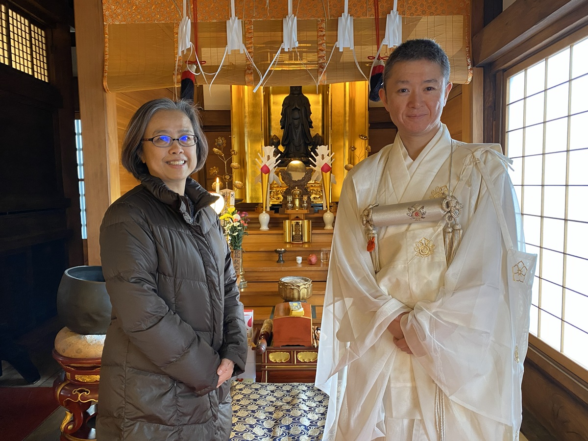 正覚寺で木剣加持